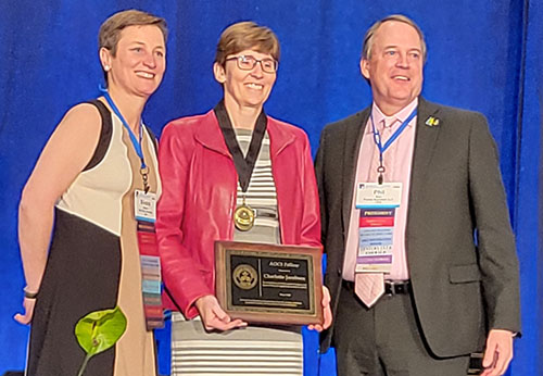 Professor Charlotte Jacobsen modtager The American Oil Chemists' Society, AOCS Fellow Award.